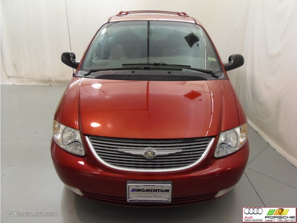 2002 Town & Country Limited - Inferno Red Tinted Pearlcoat / Taupe photo #17