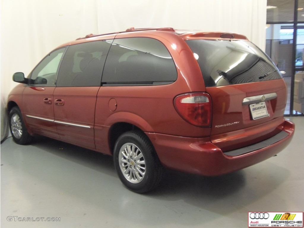 2002 Town & Country Limited - Inferno Red Tinted Pearlcoat / Taupe photo #19
