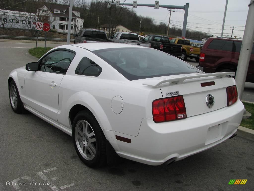 2006 Mustang GT Premium Coupe - Performance White / Dark Charcoal photo #7