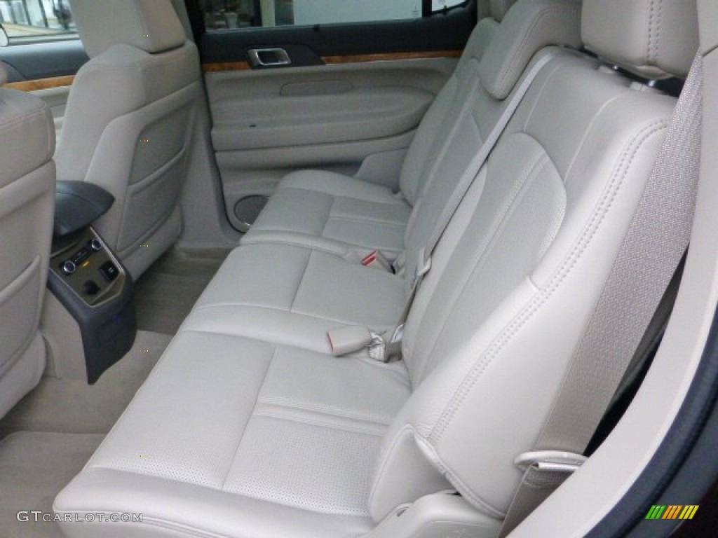 2010 Lincoln MKT AWD Rear Seat Photo #73086940