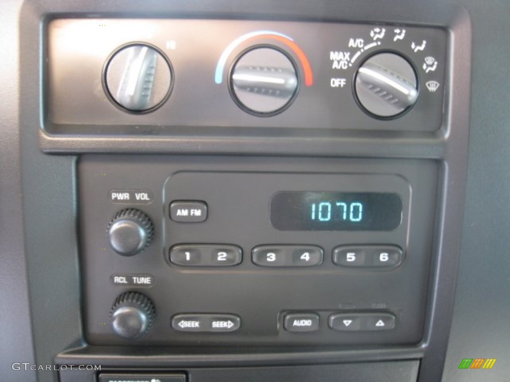 2003 GMC Savana Van 2500 AWD Cargo Controls Photos