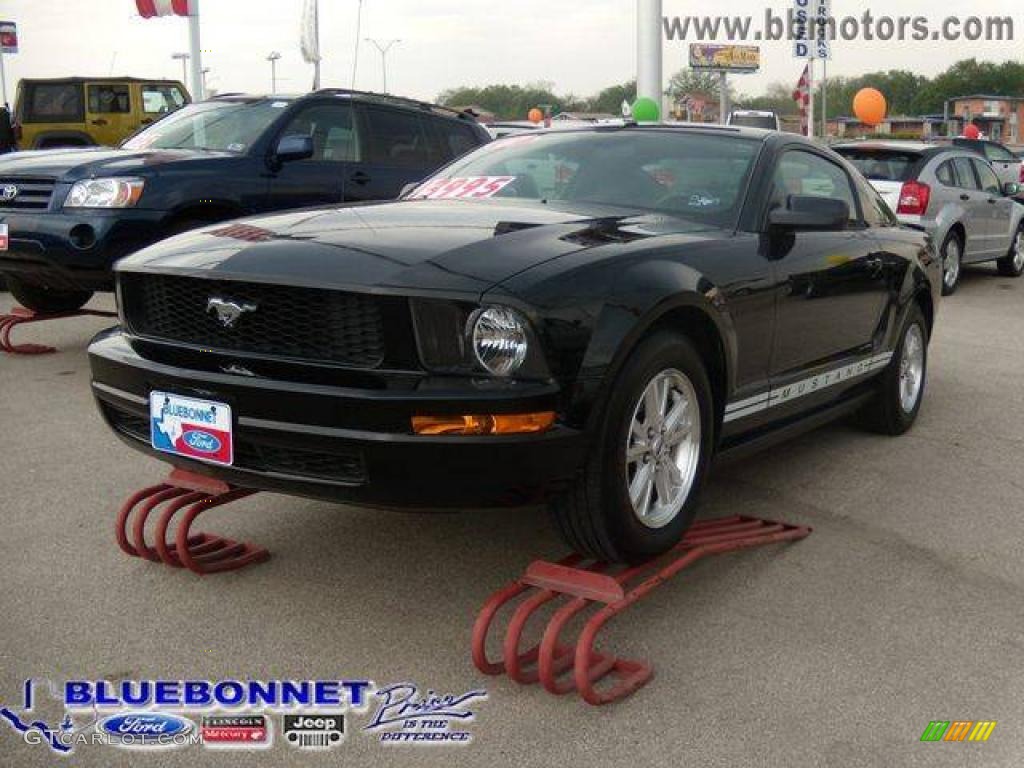 2007 Mustang V6 Deluxe Coupe - Black / Dark Charcoal photo #5