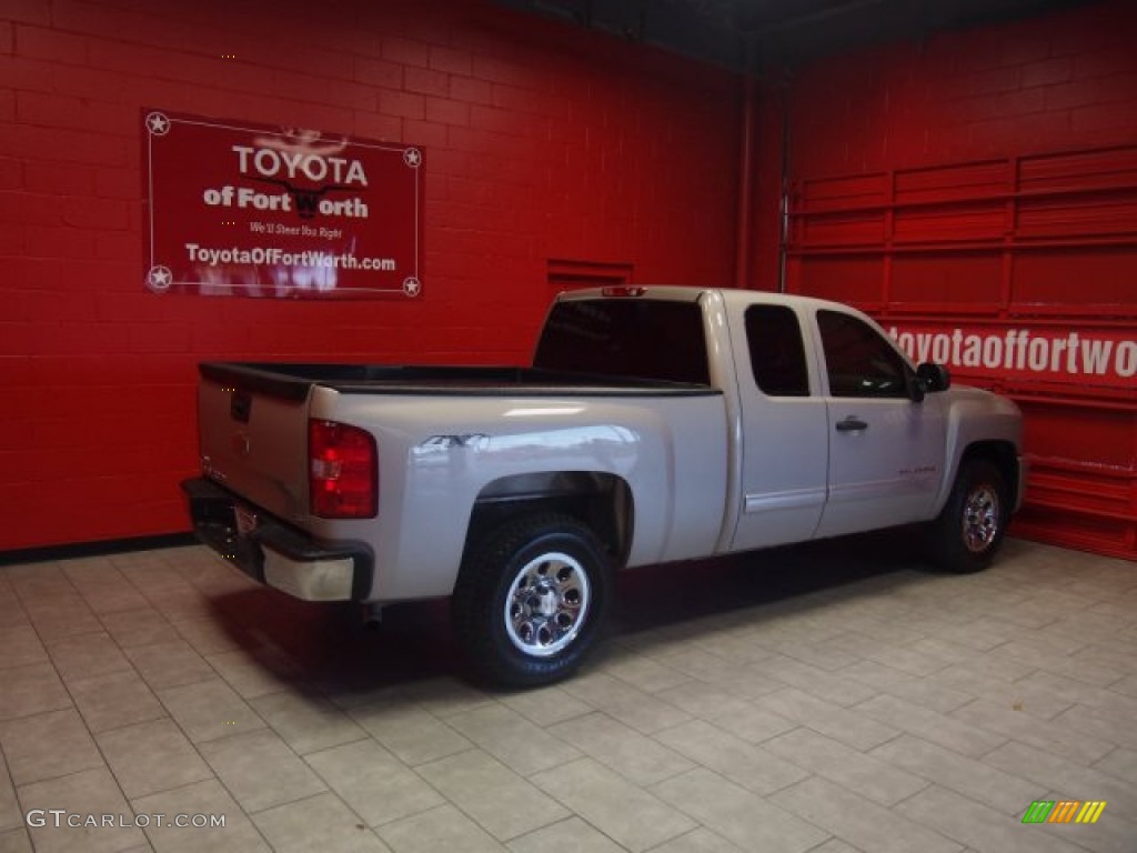 2009 Silverado 1500 LS Extended Cab 4x4 - Silver Birch Metallic / Dark Titanium photo #3