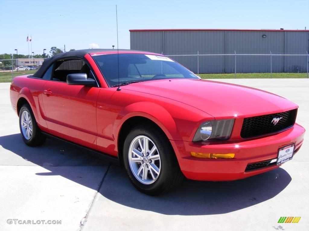 2007 Mustang V6 Deluxe Convertible - Torch Red / Dark Charcoal photo #4