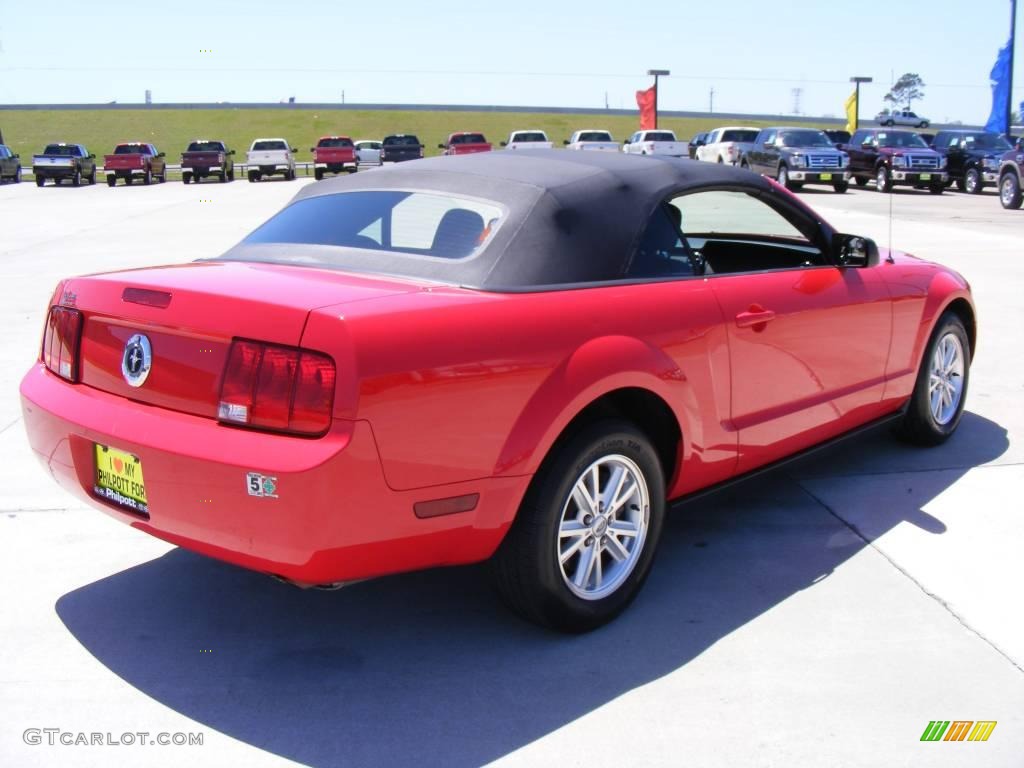 2007 Mustang V6 Deluxe Convertible - Torch Red / Dark Charcoal photo #6