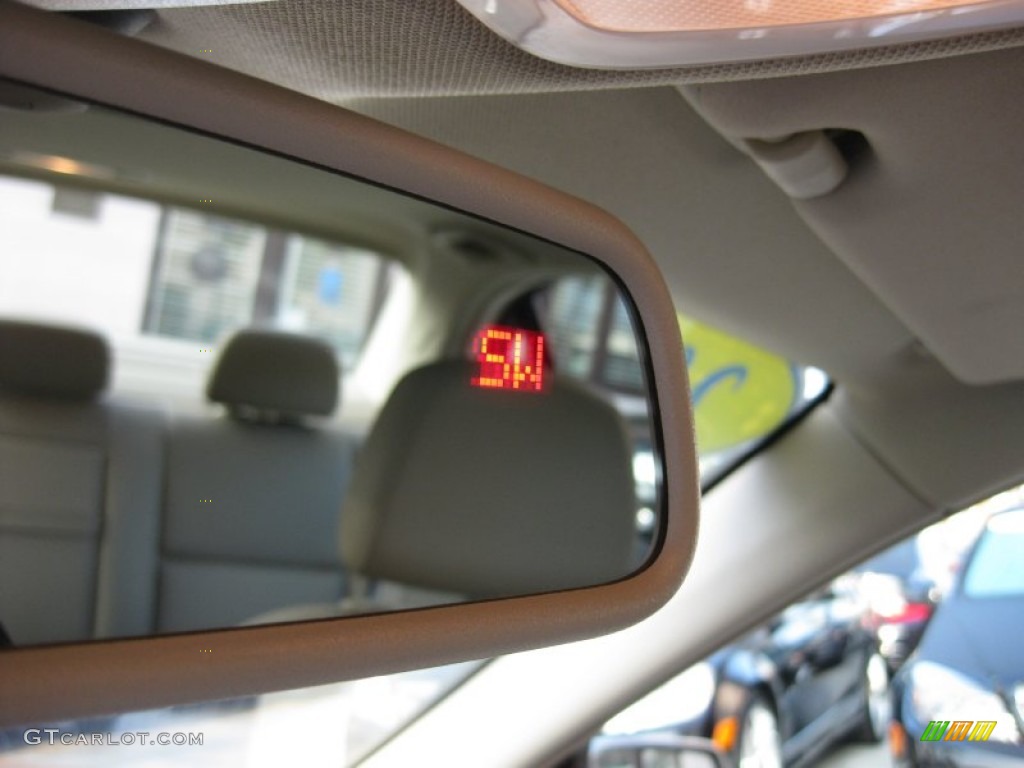 2010 C 300 Luxury - Sand Beige Metallic / Almond/Mocha photo #18