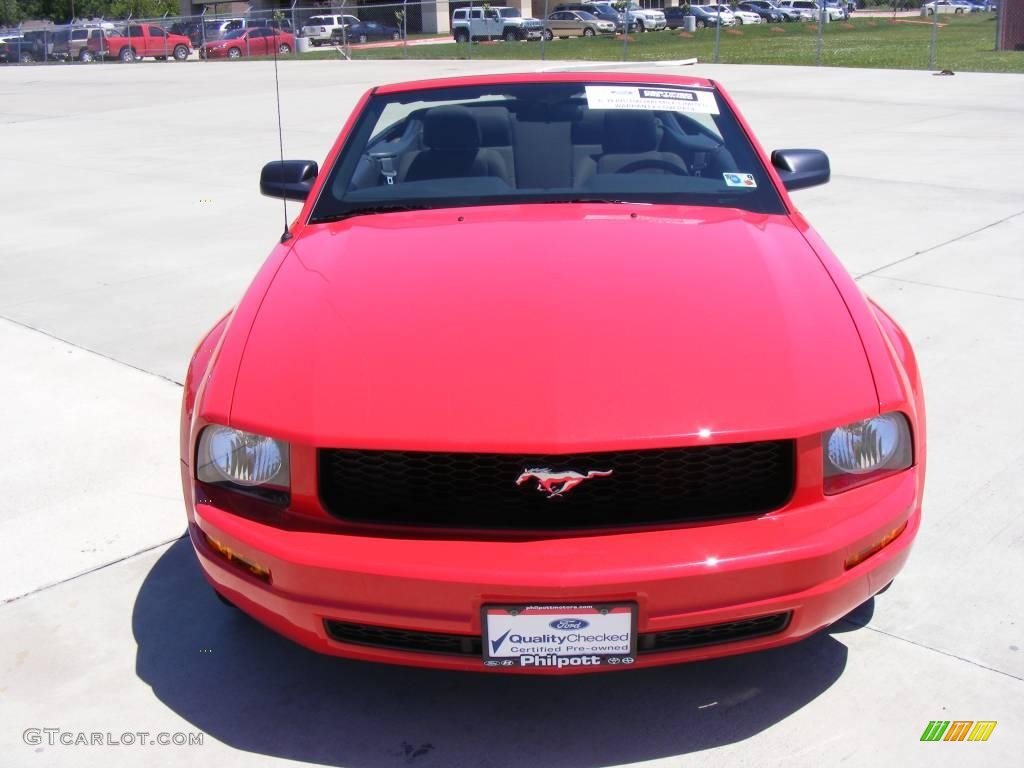 2007 Mustang V6 Deluxe Convertible - Torch Red / Dark Charcoal photo #11