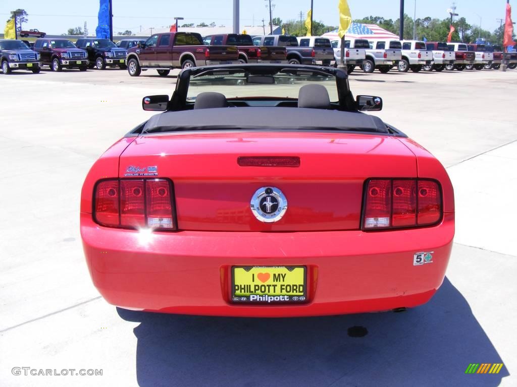 2007 Mustang V6 Deluxe Convertible - Torch Red / Dark Charcoal photo #15