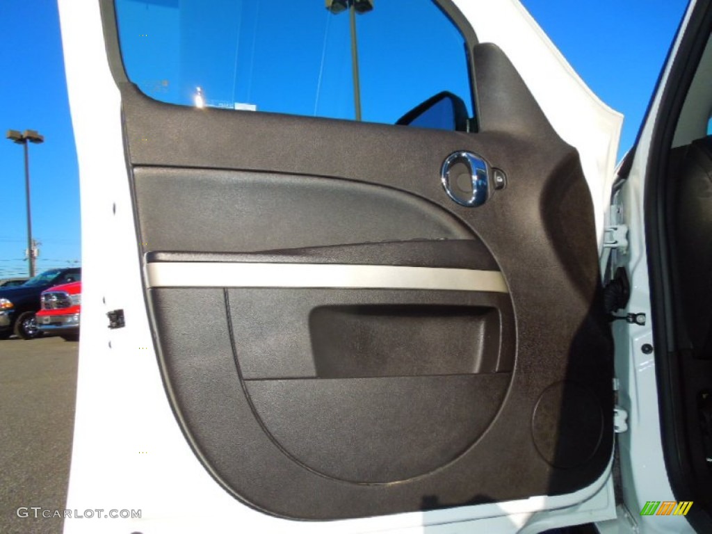 2009 HHR LS - Summit White / Ebony photo #10