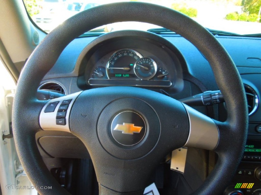 2009 HHR LS - Summit White / Ebony photo #14