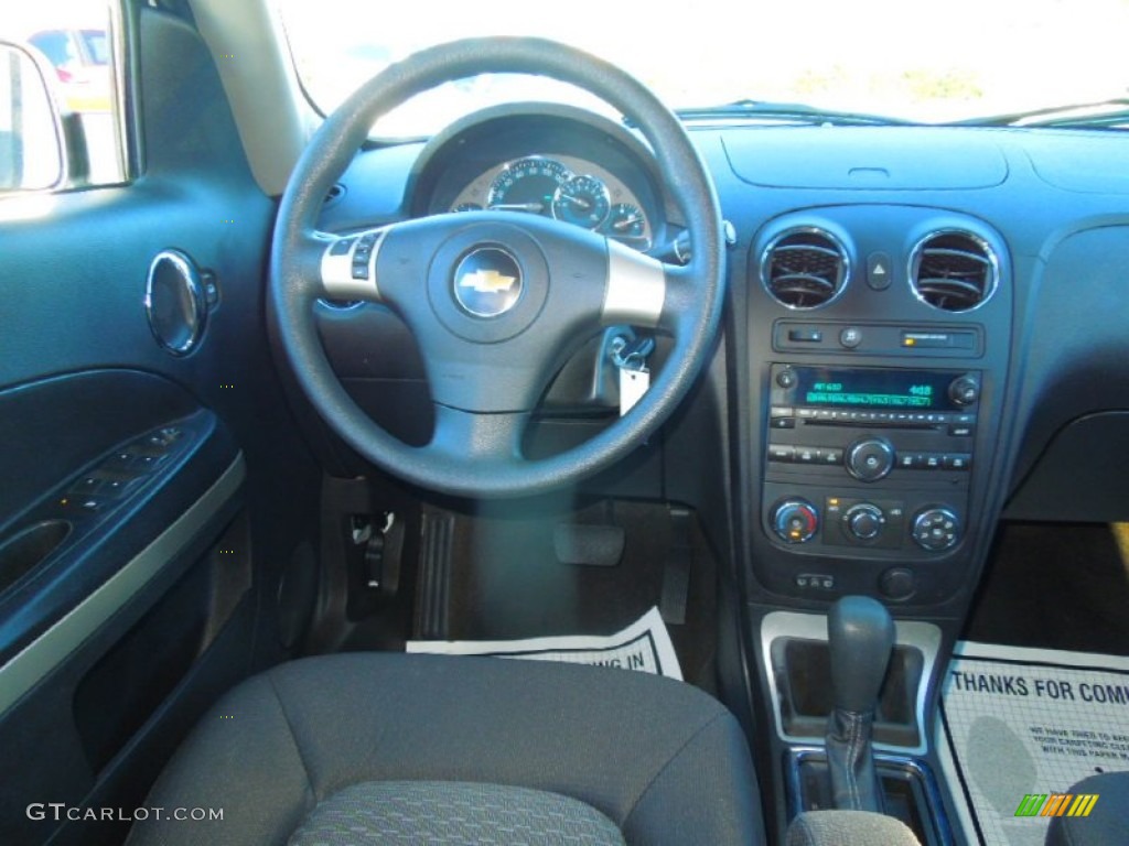 2009 HHR LS - Summit White / Ebony photo #17