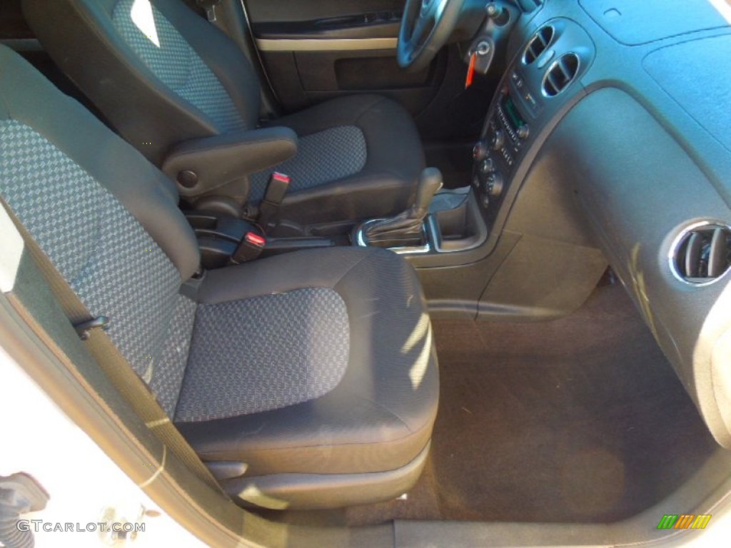 2009 HHR LS - Summit White / Ebony photo #21