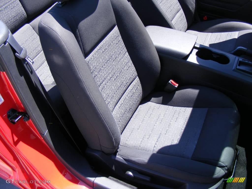 2007 Mustang V6 Deluxe Convertible - Torch Red / Dark Charcoal photo #34