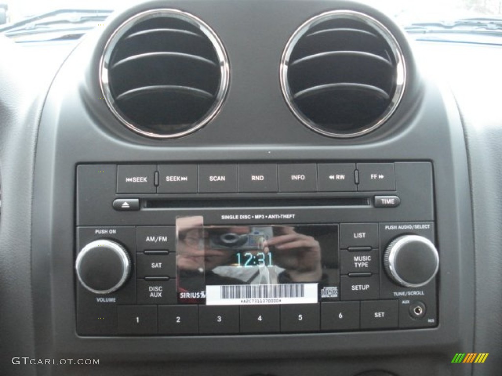 2013 Jeep Compass Latitude 4x4 Audio System Photo #73095579