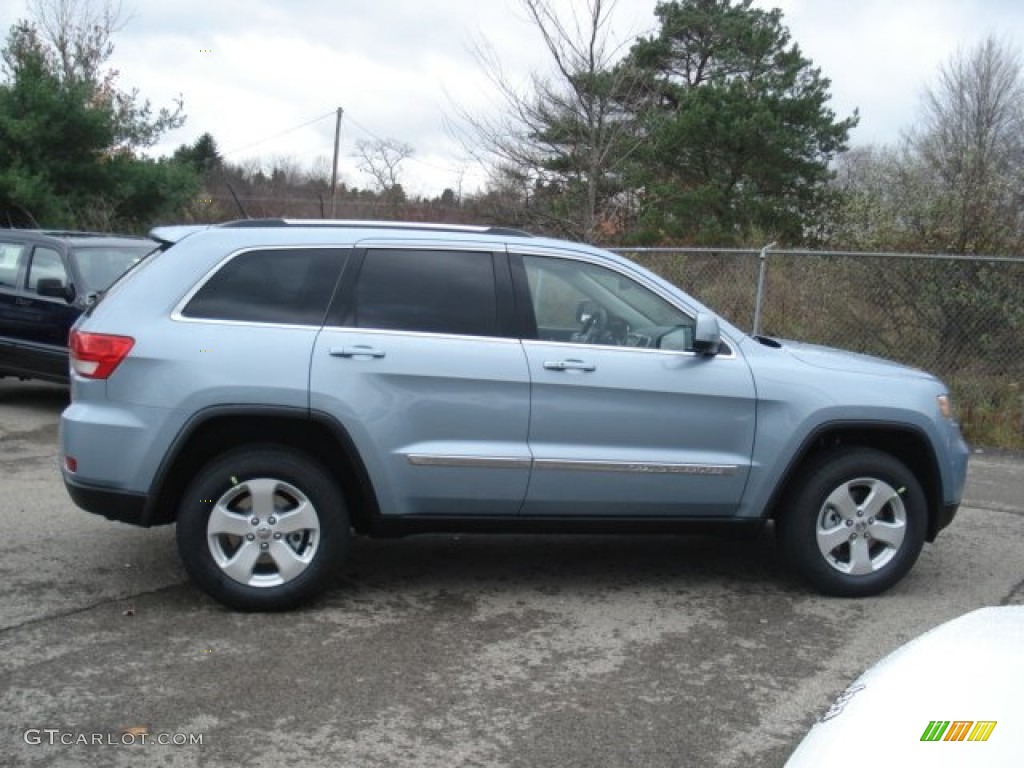 2013 Grand Cherokee Laredo 4x4 - Winter Chill Pearl / Dark Graystone/Medium Graystone photo #5