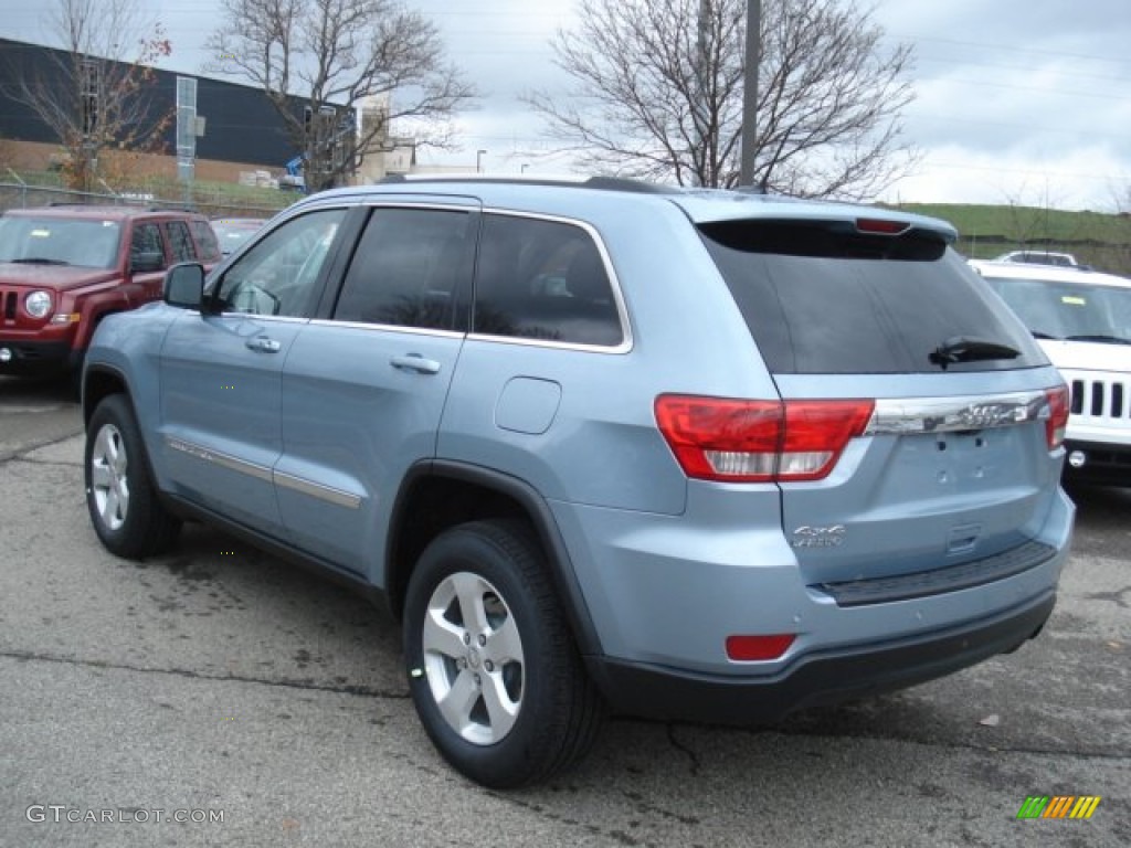2013 Grand Cherokee Laredo 4x4 - Winter Chill Pearl / Dark Graystone/Medium Graystone photo #8