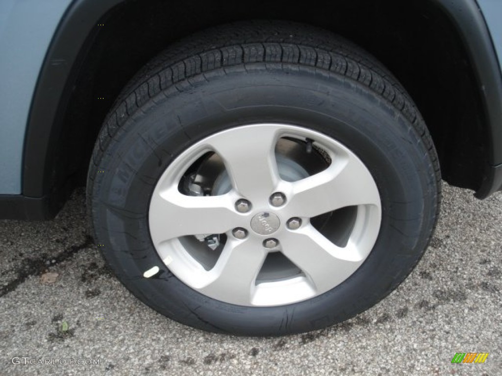 2013 Grand Cherokee Laredo 4x4 - Winter Chill Pearl / Dark Graystone/Medium Graystone photo #9