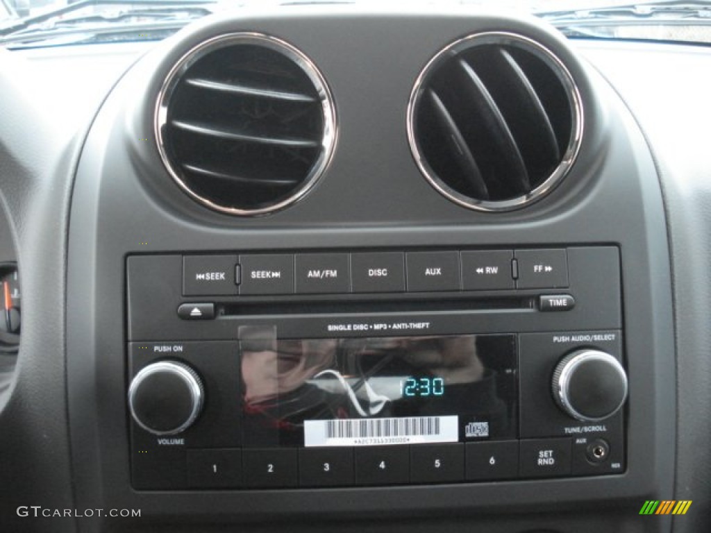2013 Jeep Compass Sport Audio System Photo #73098027