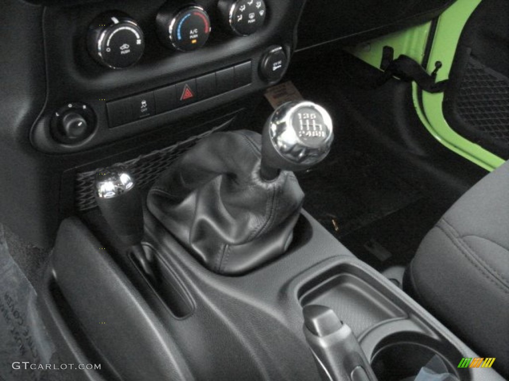 2013 Jeep Wrangler Unlimited Sport 4x4 6 Speed Manual Transmission Photo #73099696