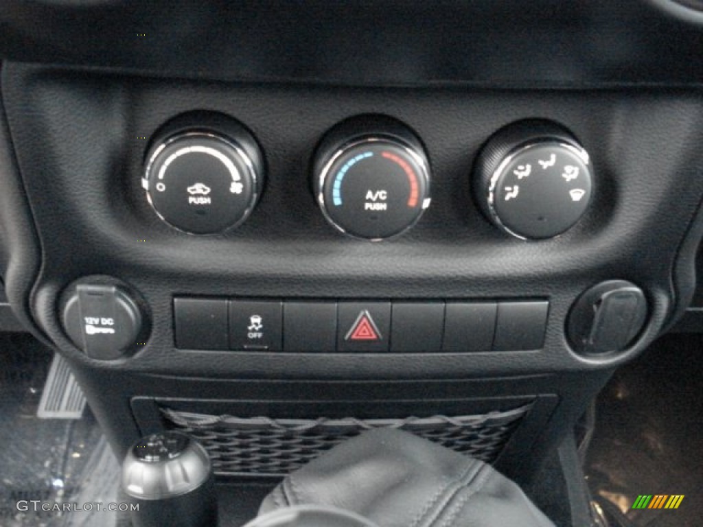 2013 Jeep Wrangler Unlimited Sport 4x4 Controls Photo #73100476