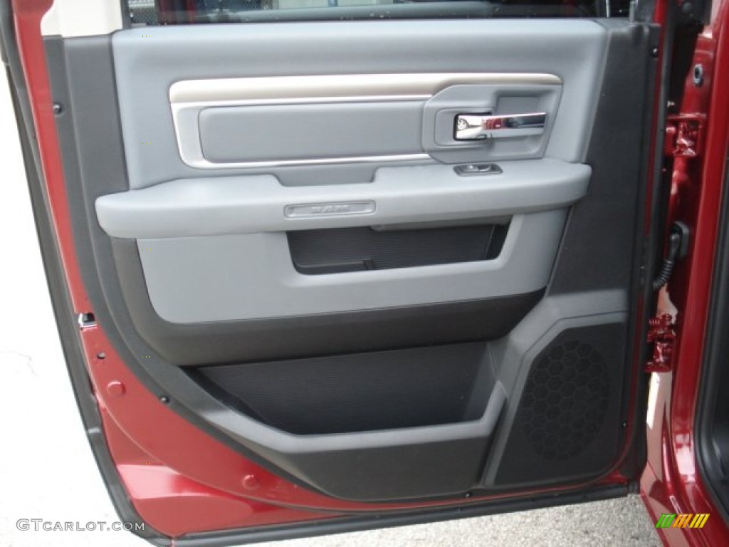 2013 Ram 1500 Big Horn Crew Cab 4x4 Black/Diesel Gray Door Panel Photo #73100862