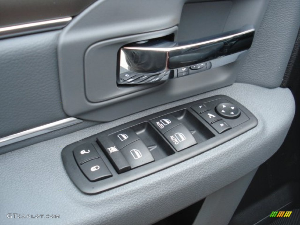 2013 Ram 1500 Big Horn Crew Cab 4x4 Controls Photo #73100877