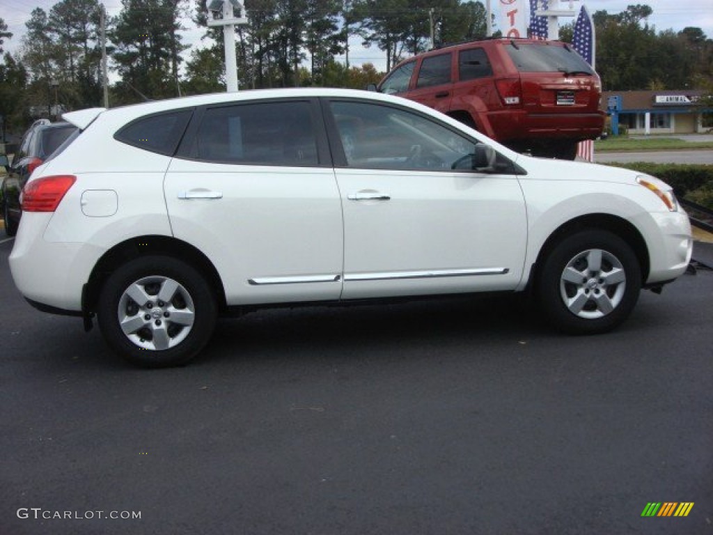2011 Rogue S AWD - Pearl White / Gray photo #3