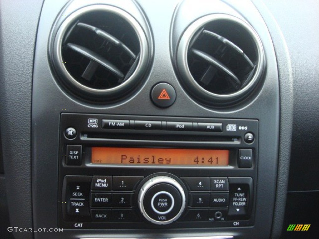 2011 Rogue S AWD - Pearl White / Gray photo #17