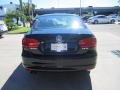 Black - Jetta SE Sedan Photo No. 4