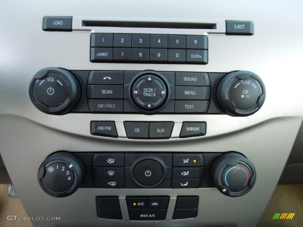 2011 Ford Focus SE Sedan Controls Photo #73107909