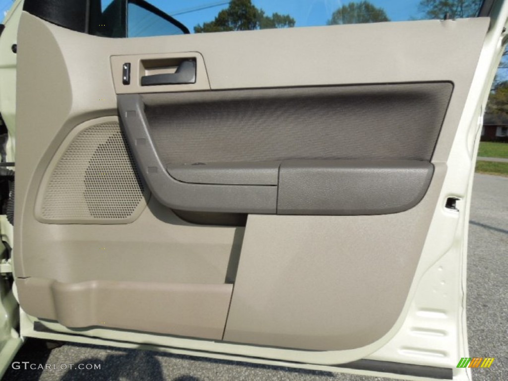 2011 Ford Focus SE Sedan Door Panel Photos