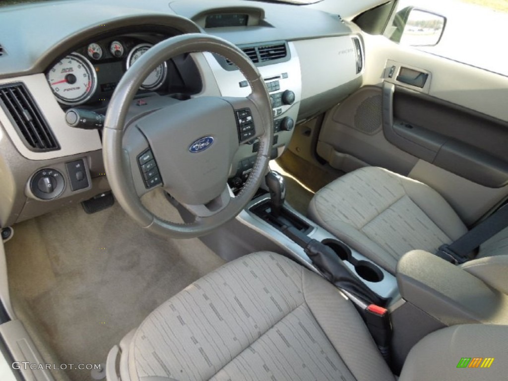 Medium Stone Interior 2011 Ford Focus SE Sedan Photo #73108056