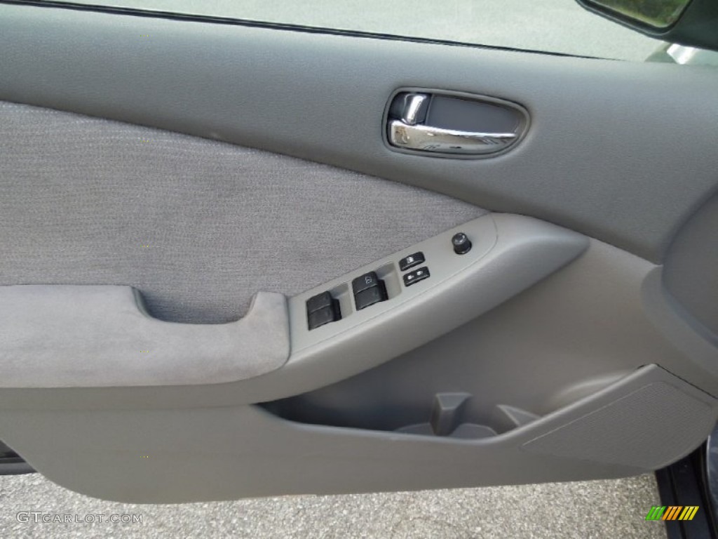 2011 Nissan Altima 2.5 S Door Panel Photos