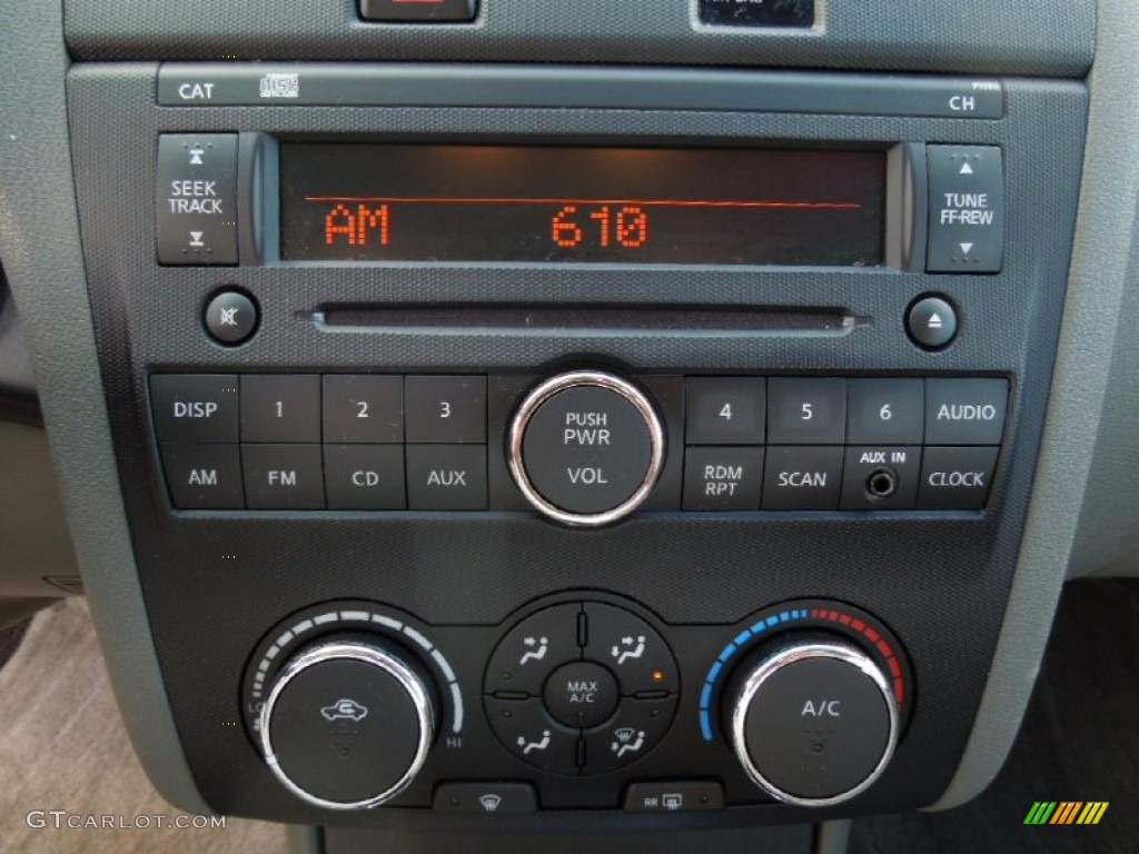 2011 Nissan Altima 2.5 S Audio System Photos