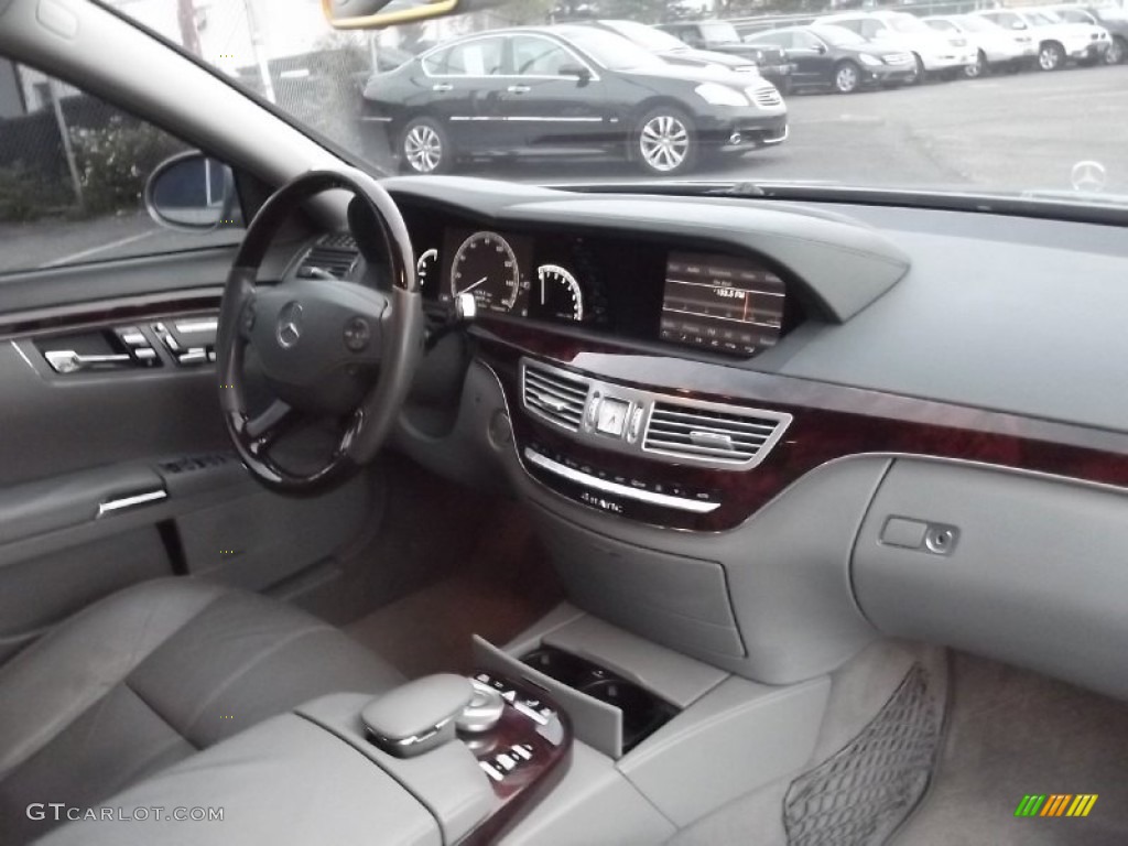 2008 Mercedes-Benz S 550 4Matic Sedan Grey/Dark Grey Dashboard Photo #73108338