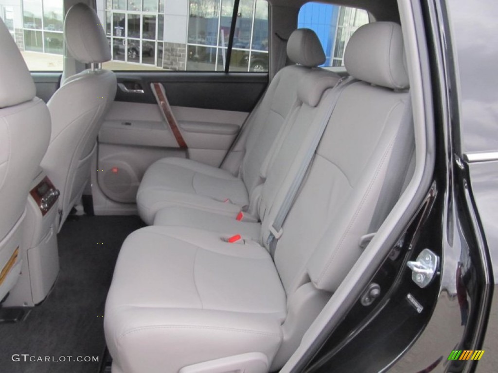 2011 Toyota Highlander Limited 4WD Rear Seat Photos