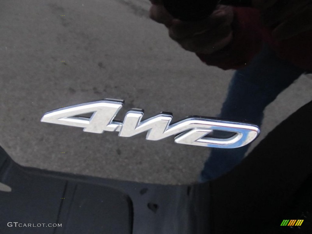 2011 Toyota Highlander Limited 4WD Marks and Logos Photos