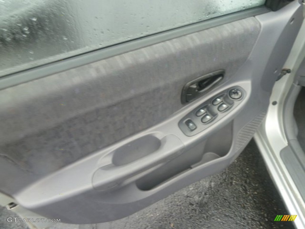 2004 Accent GL Sedan - Silver Mist / Gray photo #11