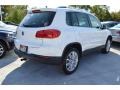 Candy White - Tiguan SE Photo No. 2