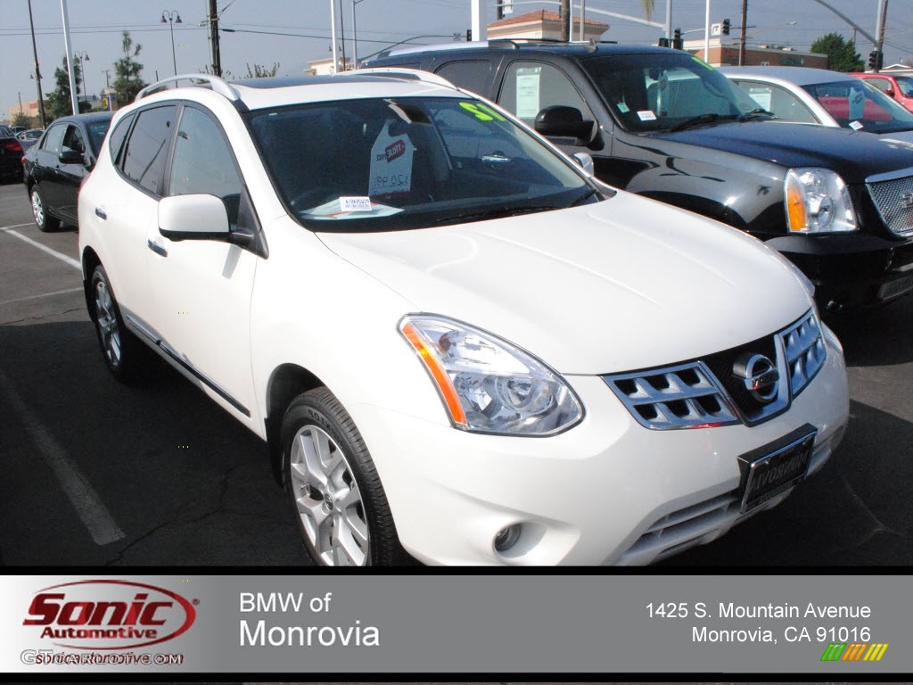 Pearl White Nissan Rogue