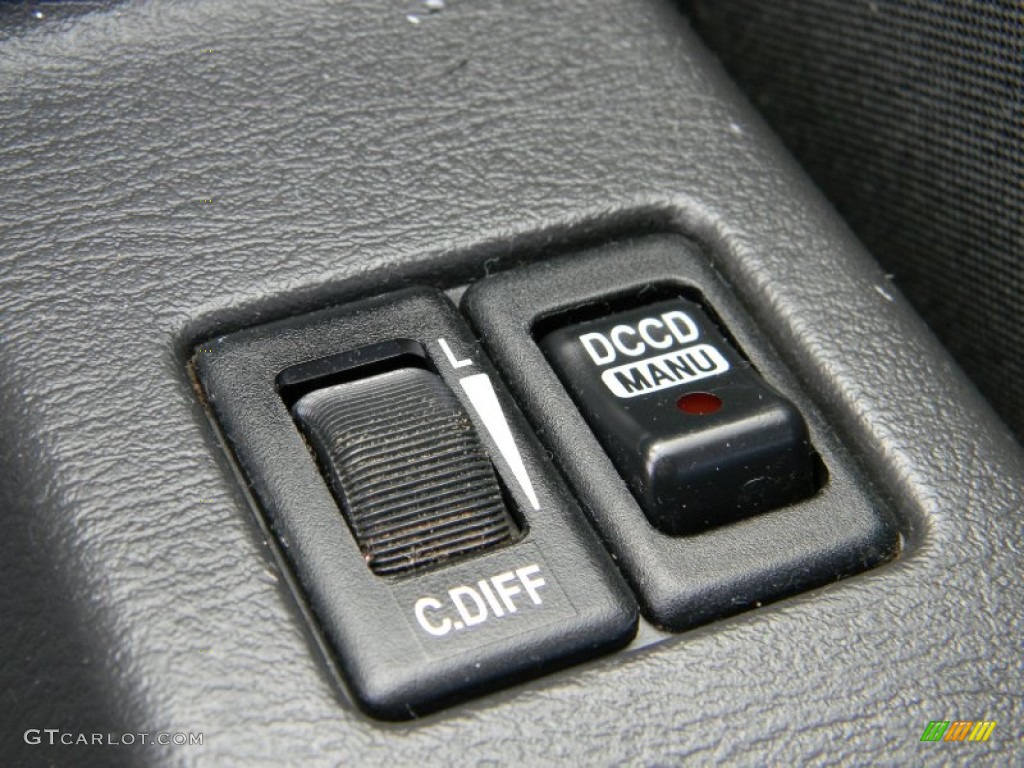 2007 Subaru Impreza WRX STi Controls Photos