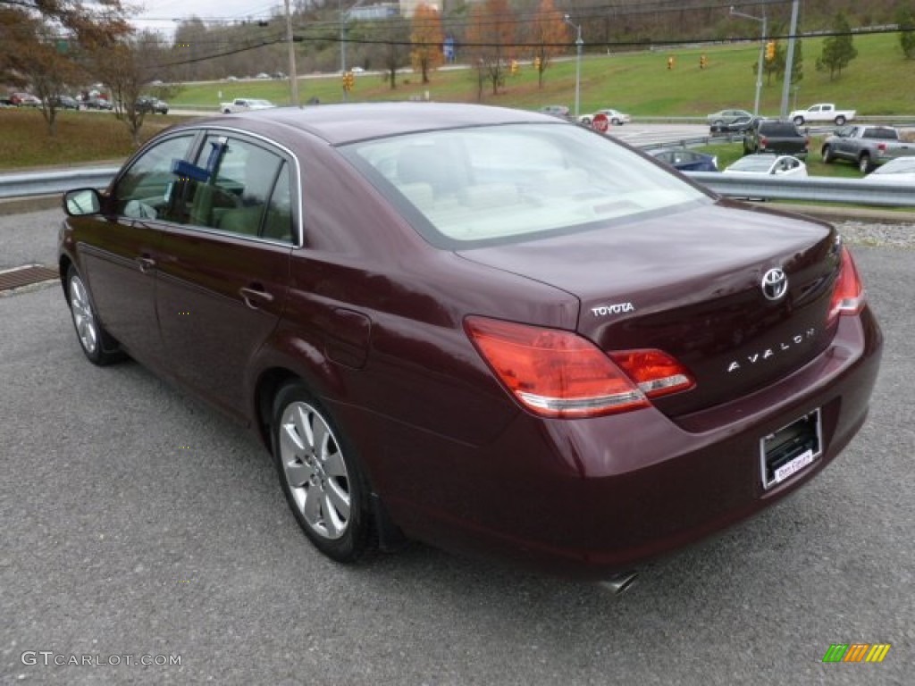 2005 Avalon XLS - Cassis Red Pearl / Ivory photo #4