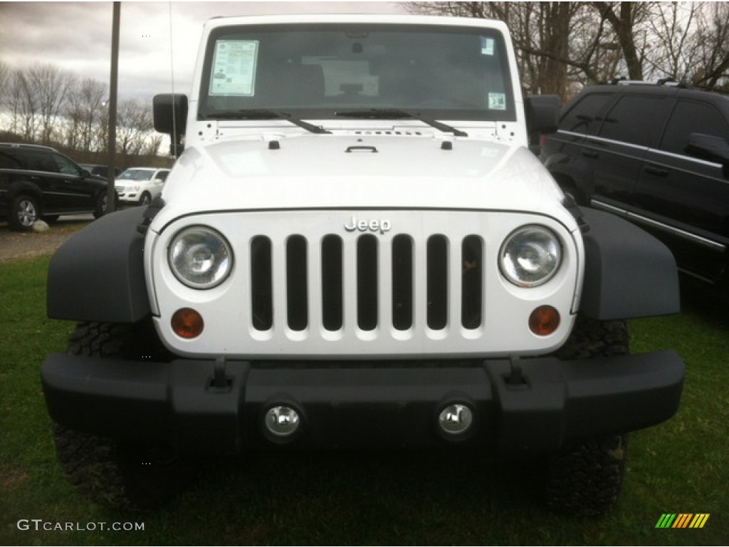 2011 Wrangler Rubicon 4x4 - Bright White / Black/Dark Saddle photo #2