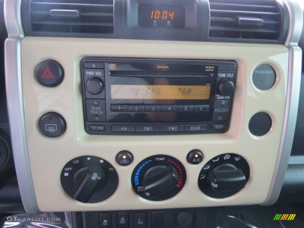 2009 Toyota FJ Cruiser 4WD Audio System Photos