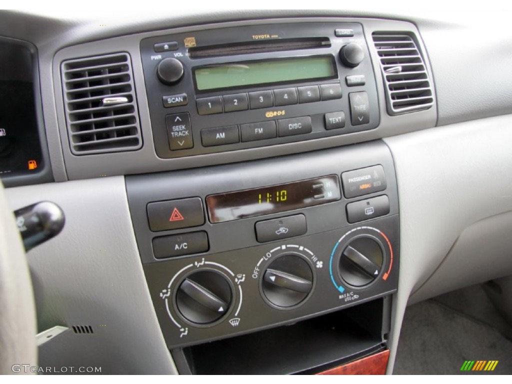 2005 Toyota Corolla LE Controls Photo #73140744