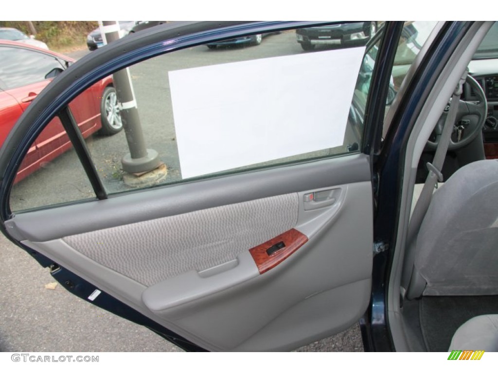 2005 Toyota Corolla LE Light Gray Door Panel Photo #73140810