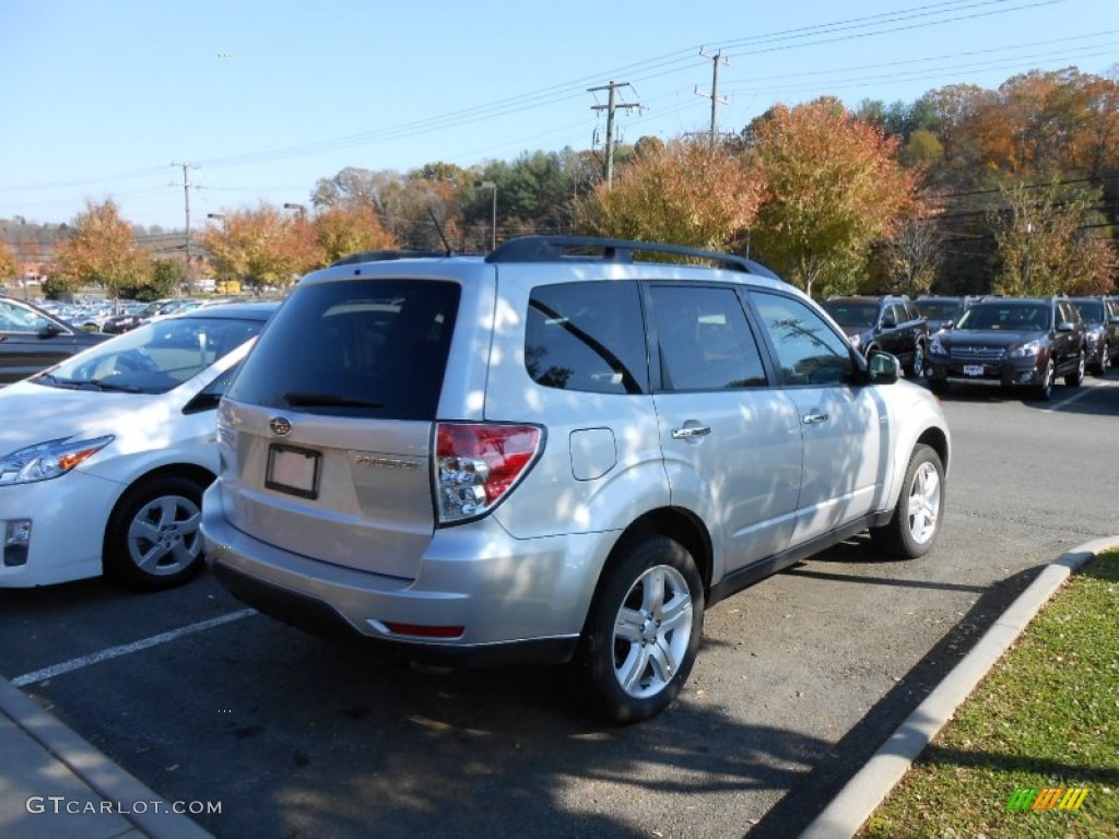 2009 Forester 2.5 X Premium - Spark Silver Metallic / Black photo #5