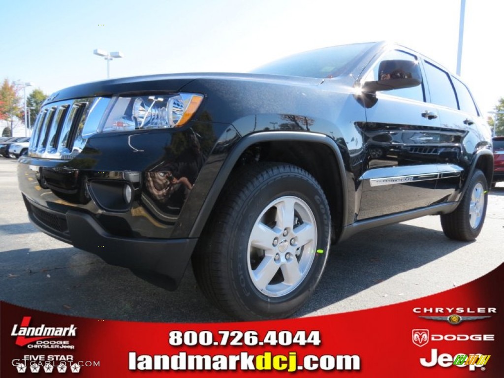 2013 Grand Cherokee Laredo 4x4 - Brilliant Black Crystal Pearl / Dark Graystone/Medium Graystone photo #1