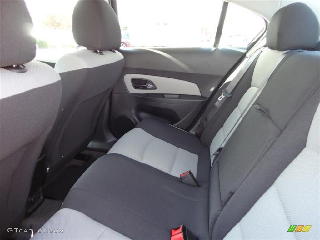 2013 Cruze LS - Summit White / Jet Black/Medium Titanium photo #4