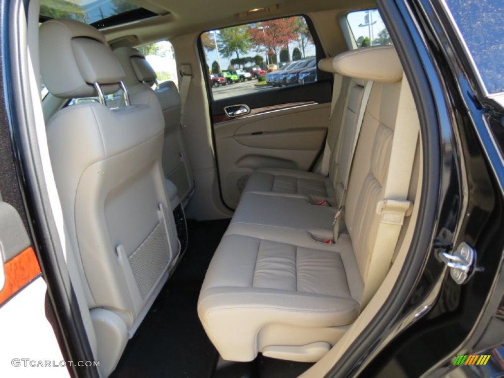 2013 Jeep Grand Cherokee Limited Rear Seat Photo #73146315
